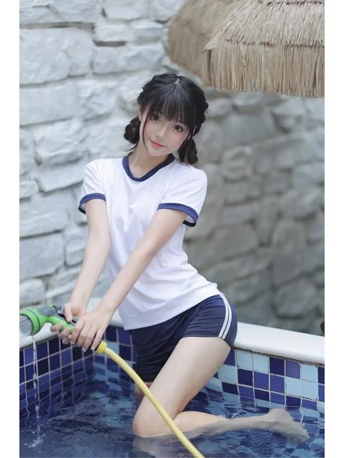 服表生艺考泳装姿势_2