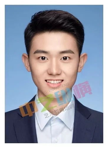 传媒编导艺考男生着装_2