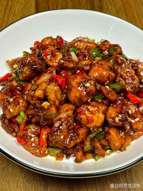 辣子炒鸡腿肉怎么做_2