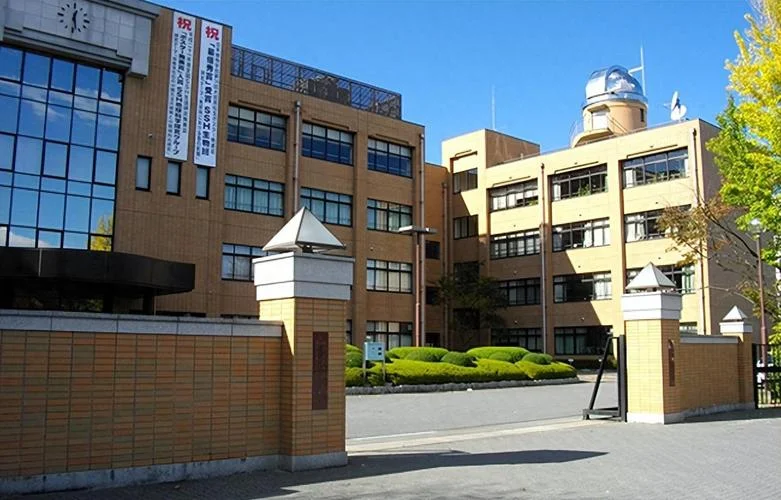 日本神户艺术工科大学怎么样_1