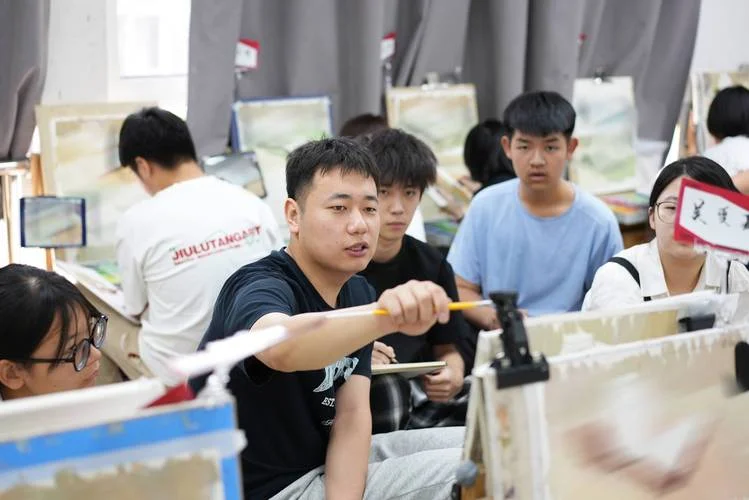 美术艺考集训画室排名_1