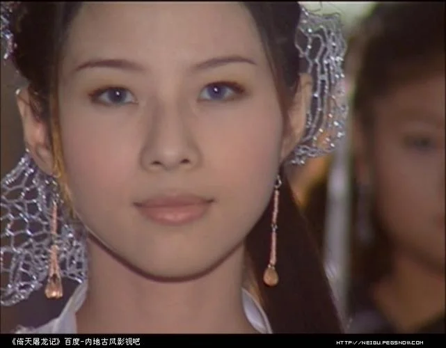 黄衫女子叫什么_1