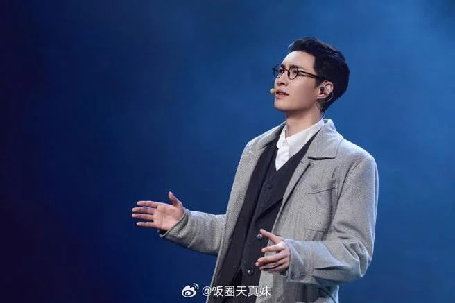 张艺兴吧历史_1