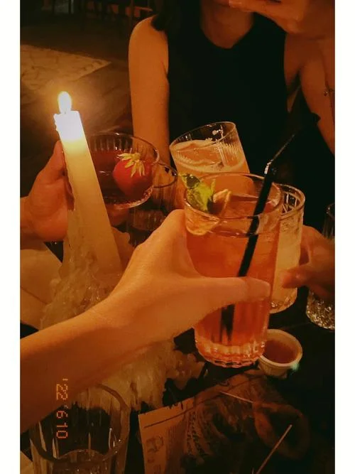 梦见和死去的朋友喝酒_2
