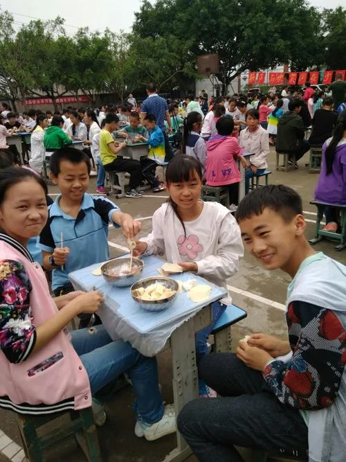 石宝中学校花-石宝中学校花