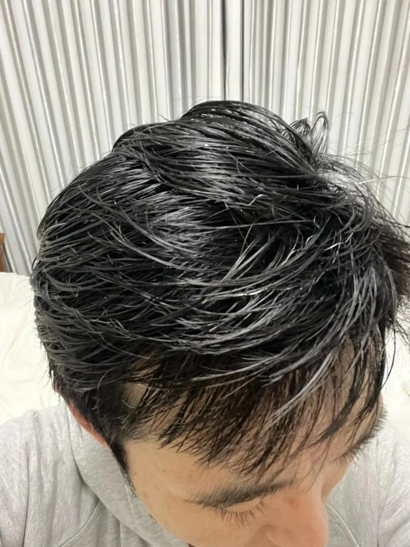 梦见自己满头白头发_1
