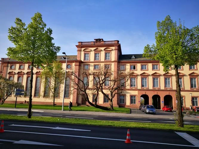 德国出国留学的大学_2