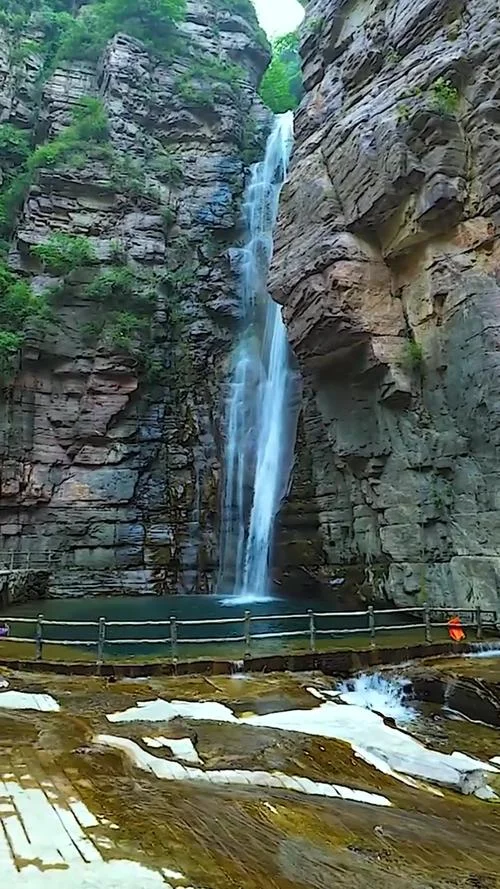 万仙山旅游景点怎样走_2