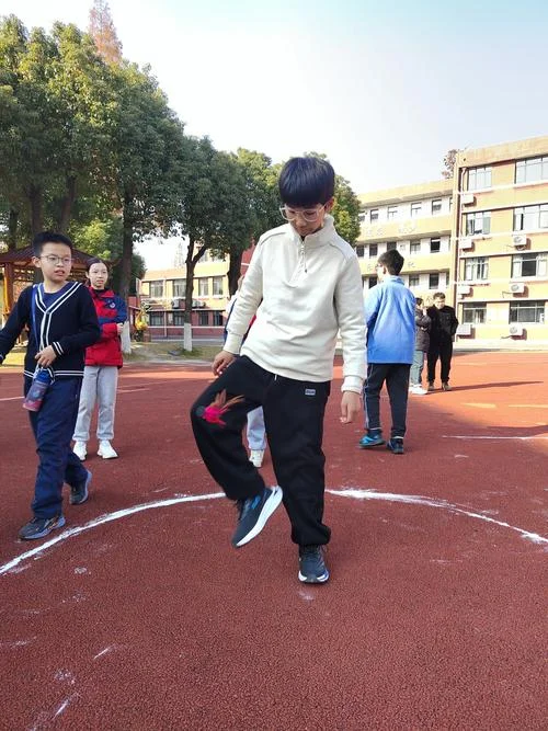 枫泾中学毽球队_2