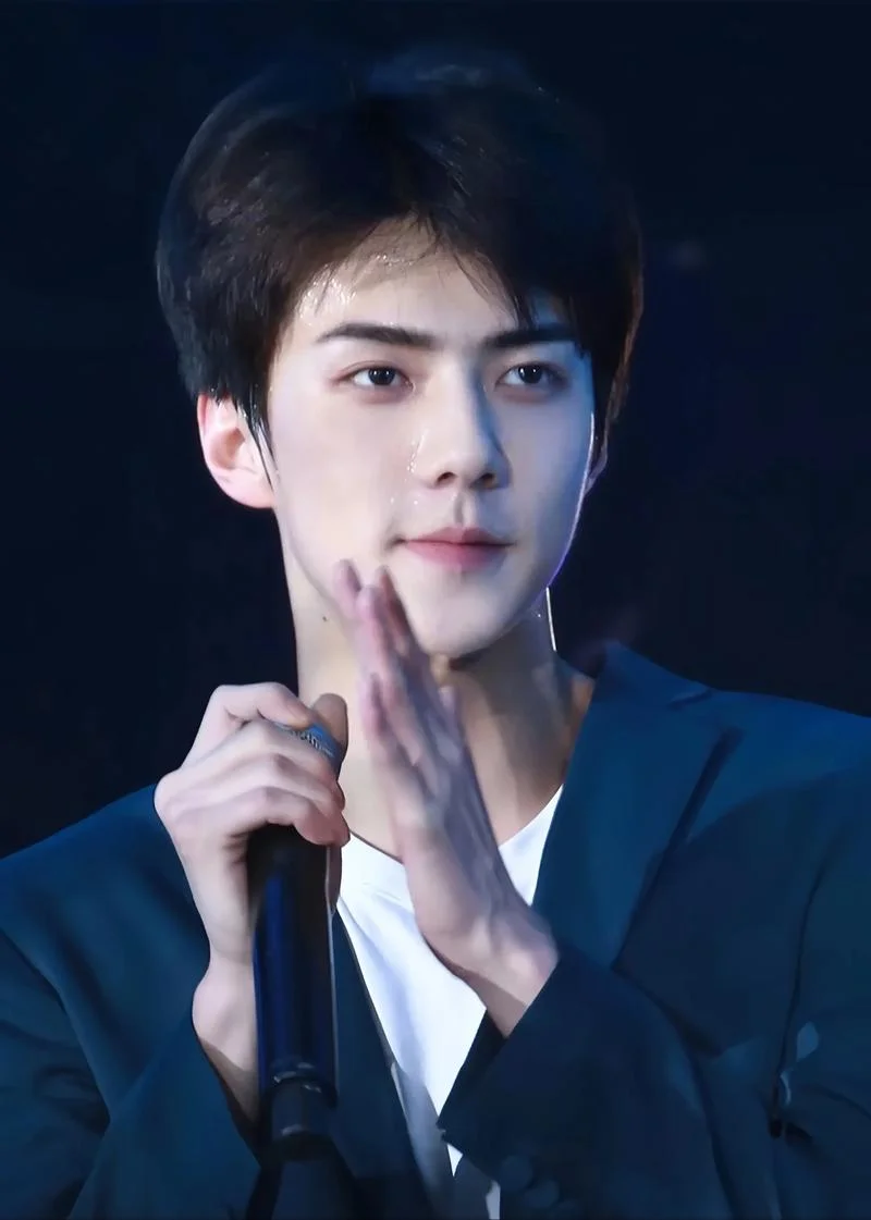 面相师解说吴世勋面相_2