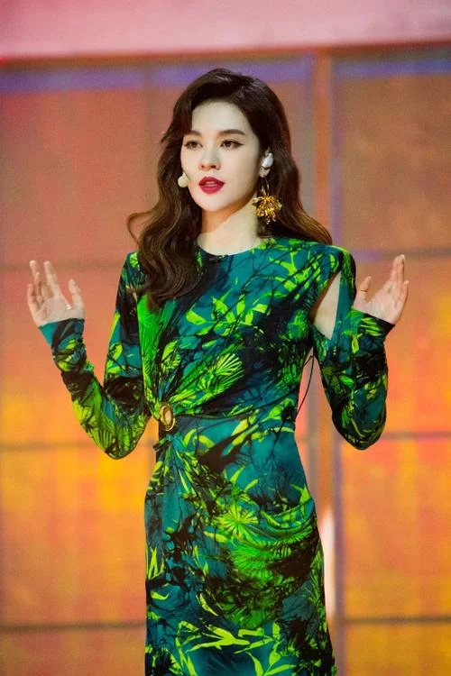 黄有龙姐姐叫什么_1