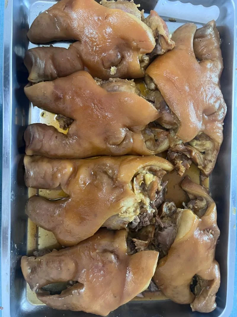 梦见吃猪头肉是熟的-梦食熟猪头