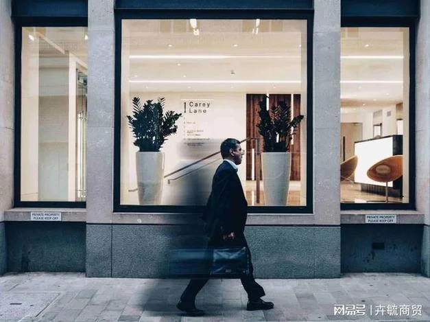 英国本科留学中介价格_1