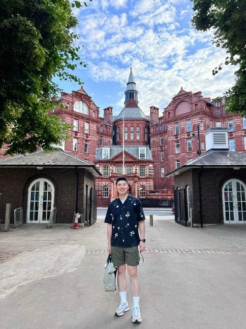去英国留学生_2