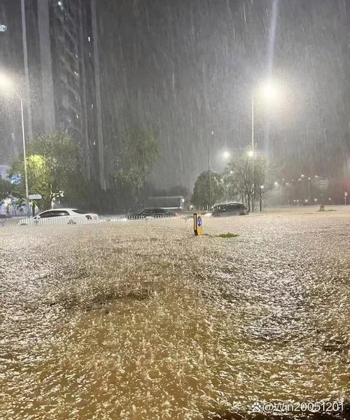 梦到下暴雨被冲走_2