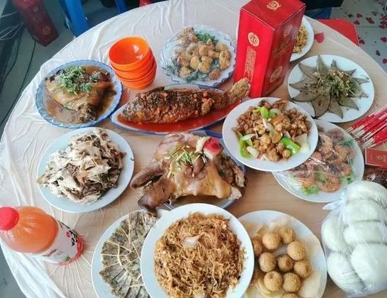 梦见吃酒席是什么意思-梦吃酒席寓意解析