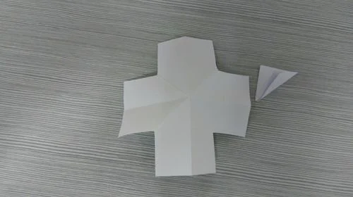 梦见鞋垫剪了一个_1