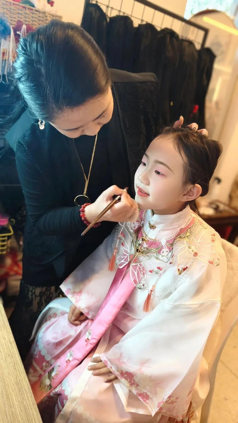 百色哪里可以学化妆_1