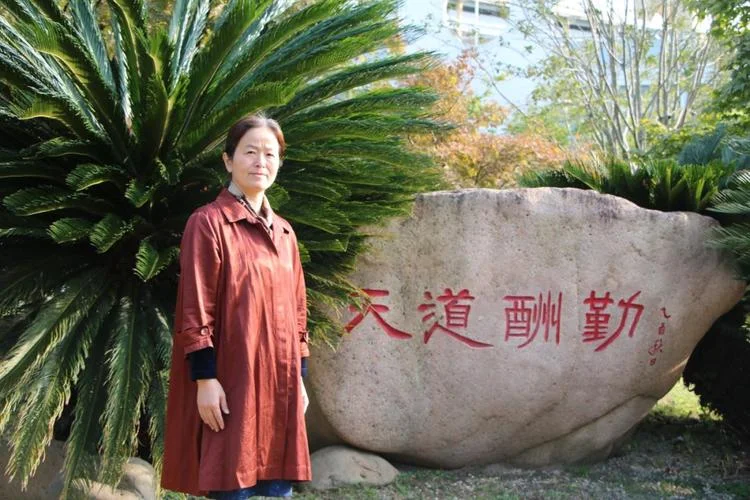 上海崇明中学的老师-崇明中学上海老师