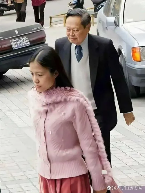 杨振宁和翁帆有生理要求怎么办_2