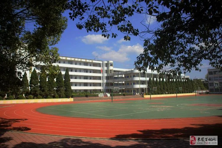 来凤县高级中学贴吧_1
