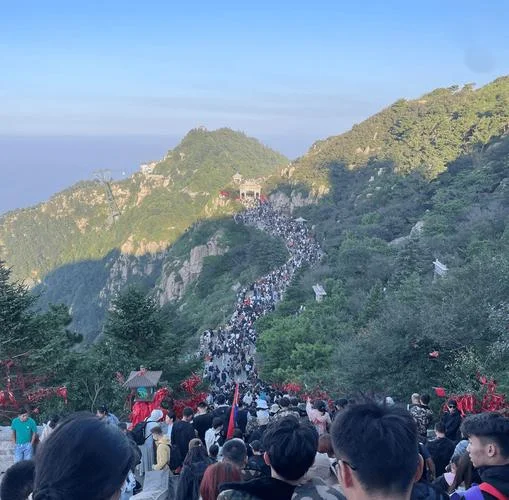 中国人流量最多的景点_1