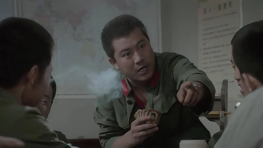 高山下的花环是哪一年拍的_1