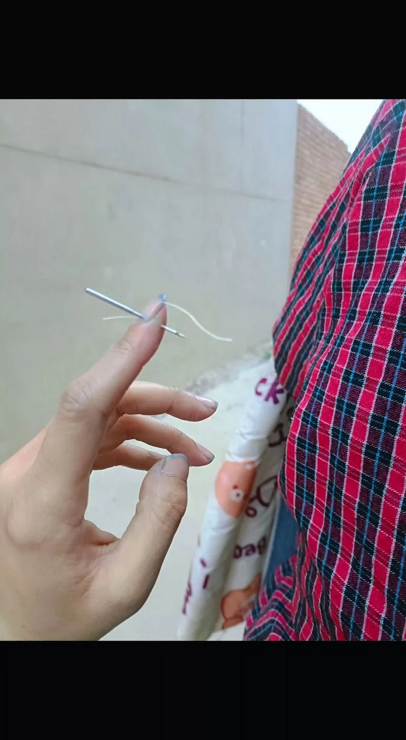 梦见针扎手什么意思_1