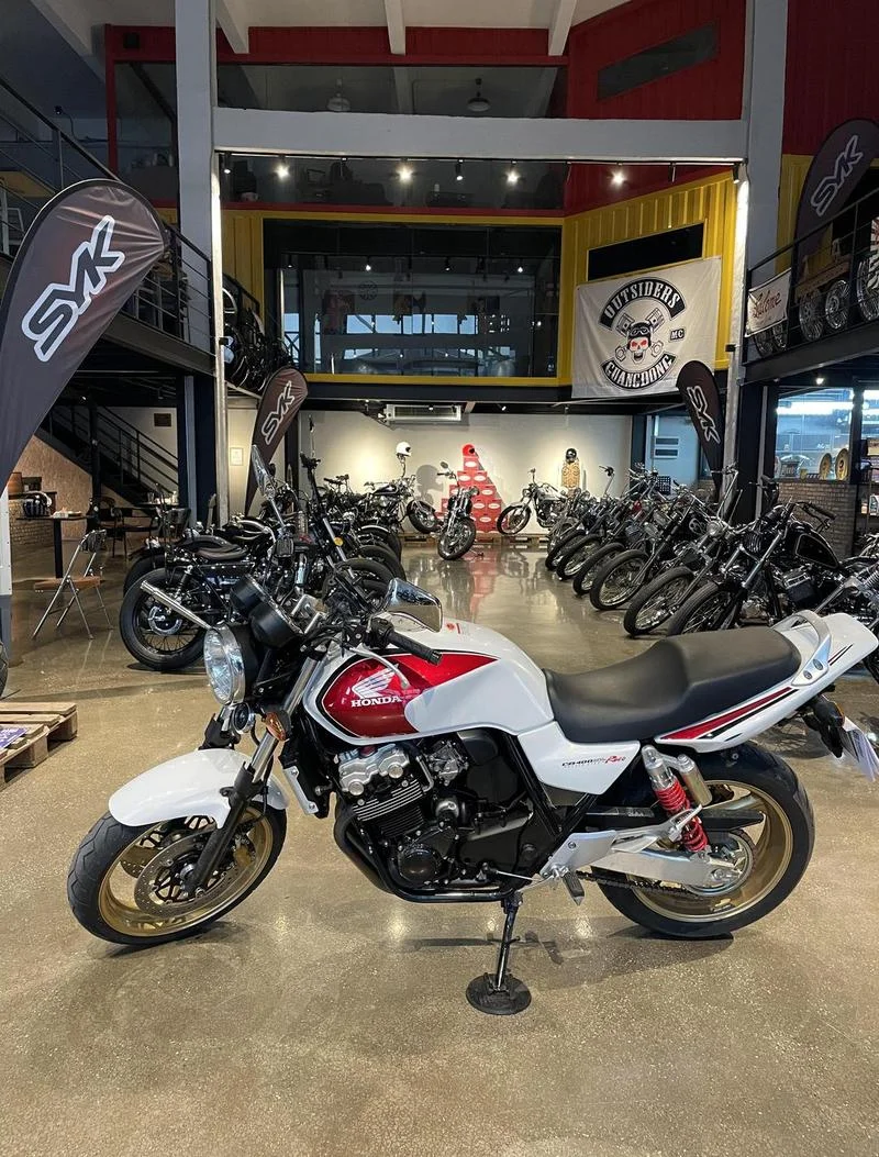 cb400三代哪一年_1