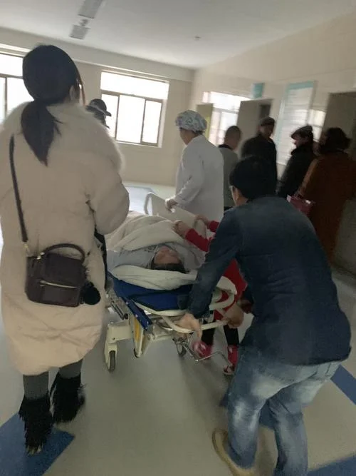 梦见住院的人出院回家_2