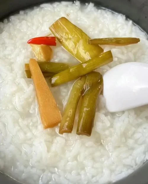 梦见喝粥的意思是-梦见喝粥预示什么