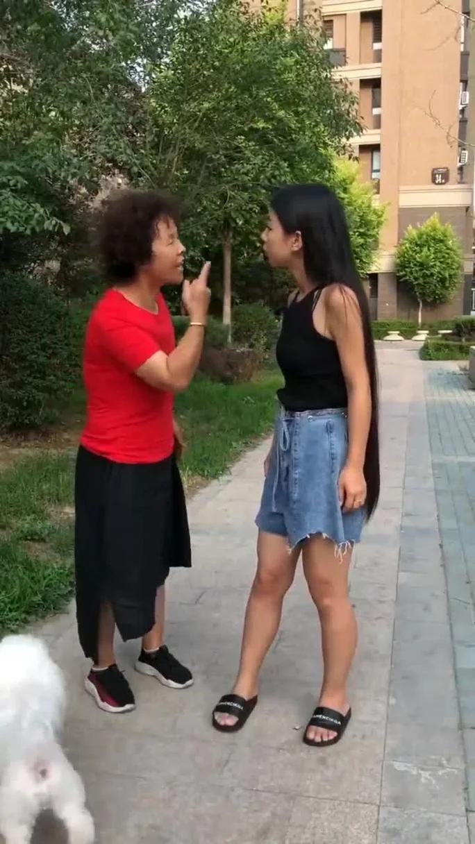 女儿梦见跟妈妈吵架_2