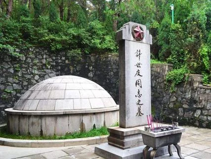 梦见好多坟墓是什么意思_2