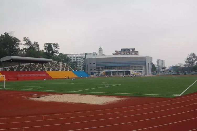 65中学怎么样_2