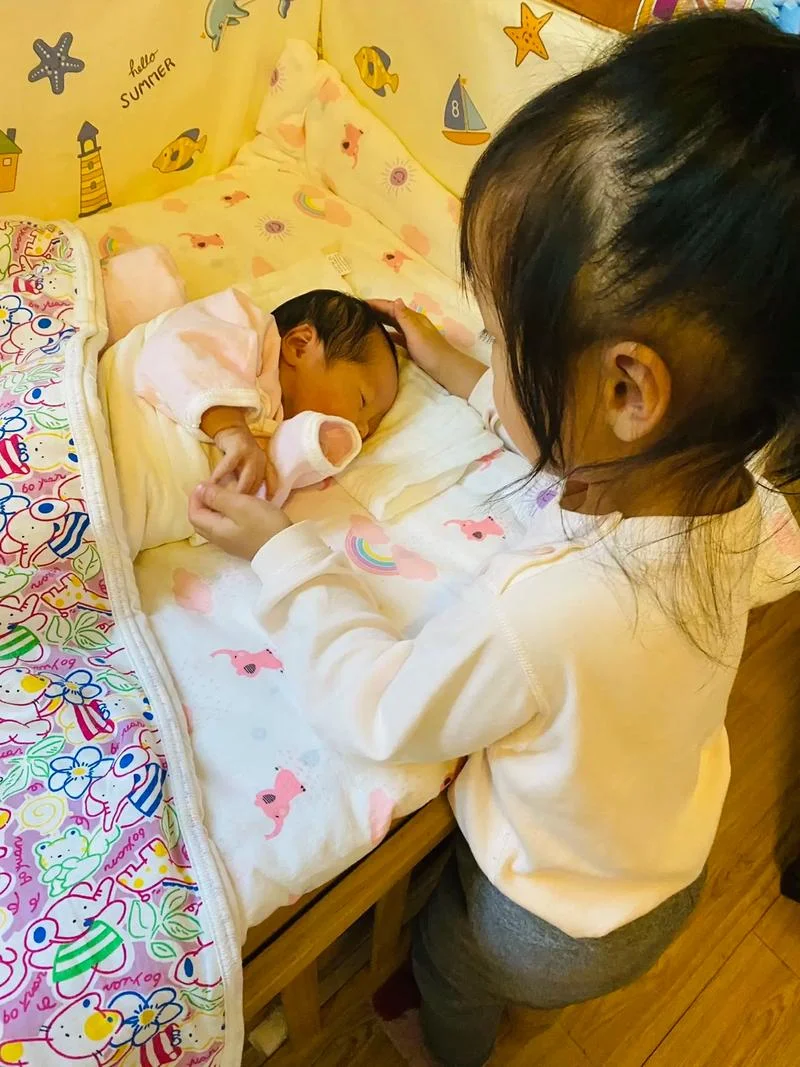 梦见照顾别人小孩子-梦中照料他人幼童