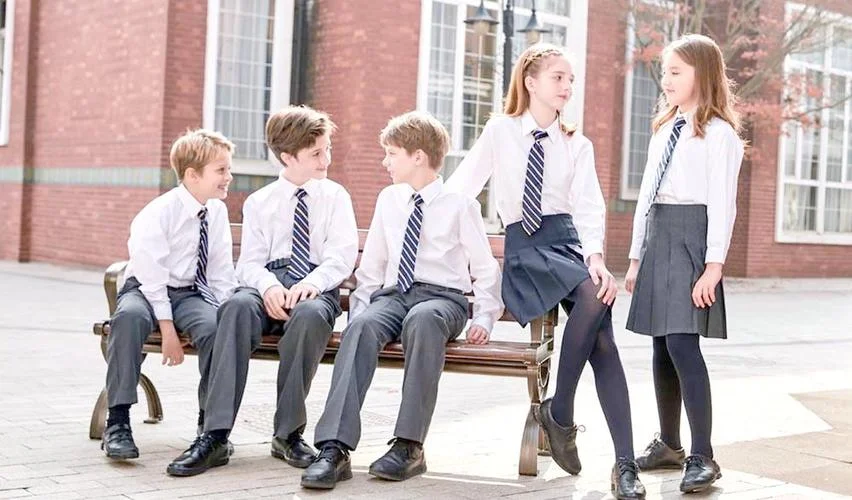 英国各个大学的校服_2