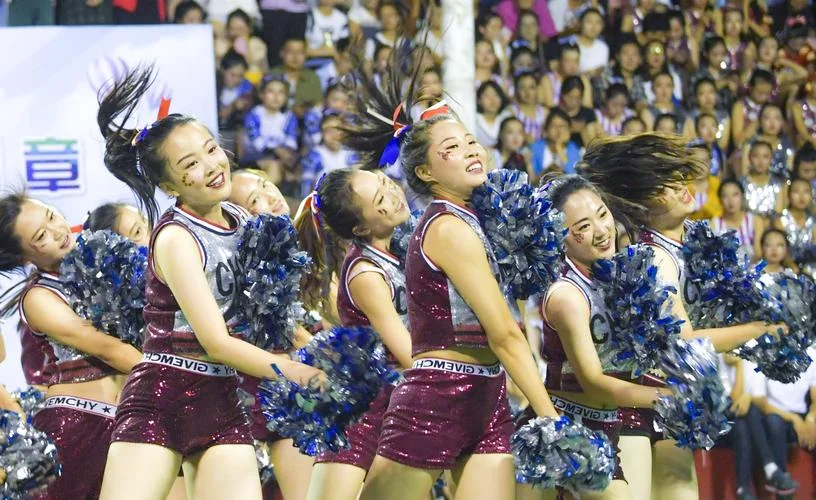 中学女生啦啦队舞蹈_1