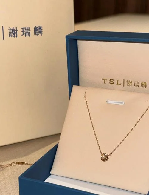 买钻石项链哪个牌子好_1