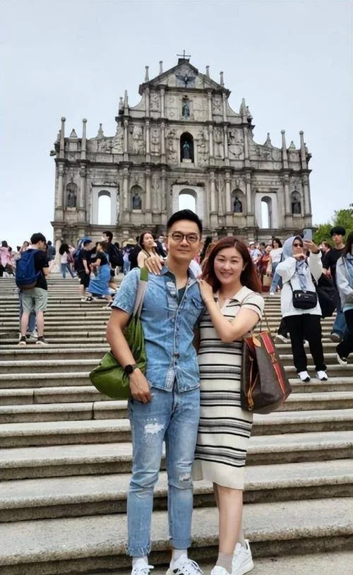 佘诗曼的老公叫什么_2
