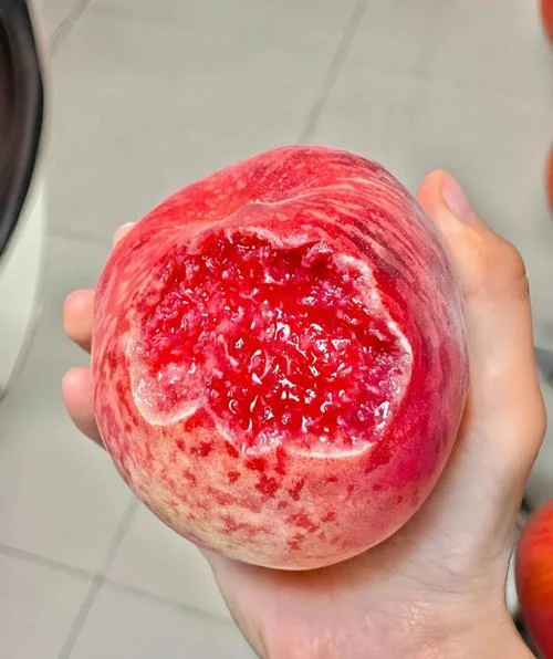 梦见吃大桃子_2