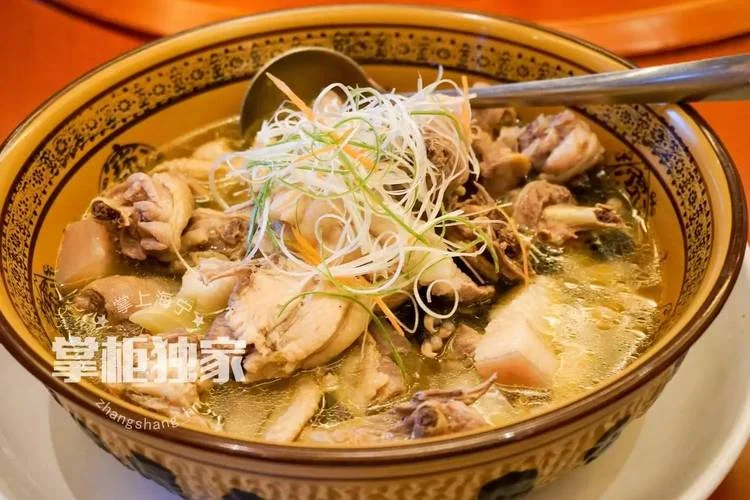 梦见陌生人进家吃饭_1