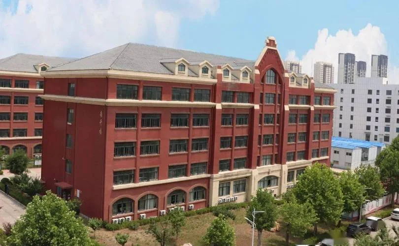 青岛国开中学图片-青岛国开中学图片