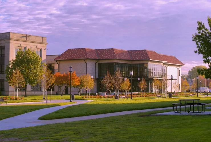 美国底特律大学_2