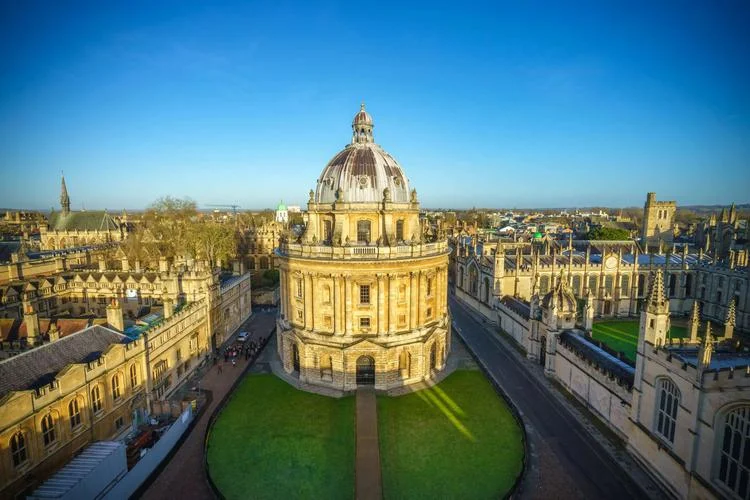 英国硕士免雅思的大学-英硕免雅思大学