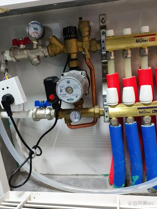 什么是地暖分水器_2