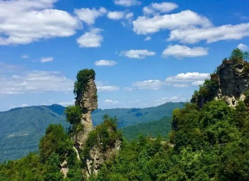 内蒙石柱旅游景点_1