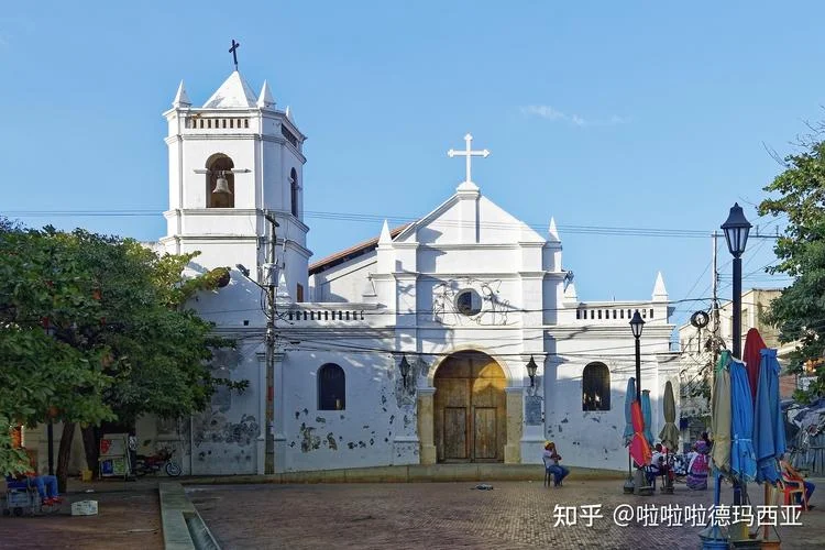 北京泰国留学中介_2