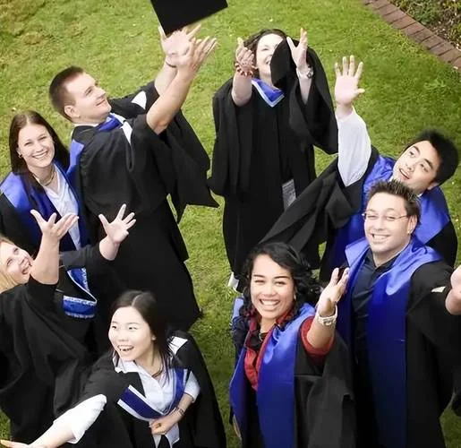高二毕业出国留学_1