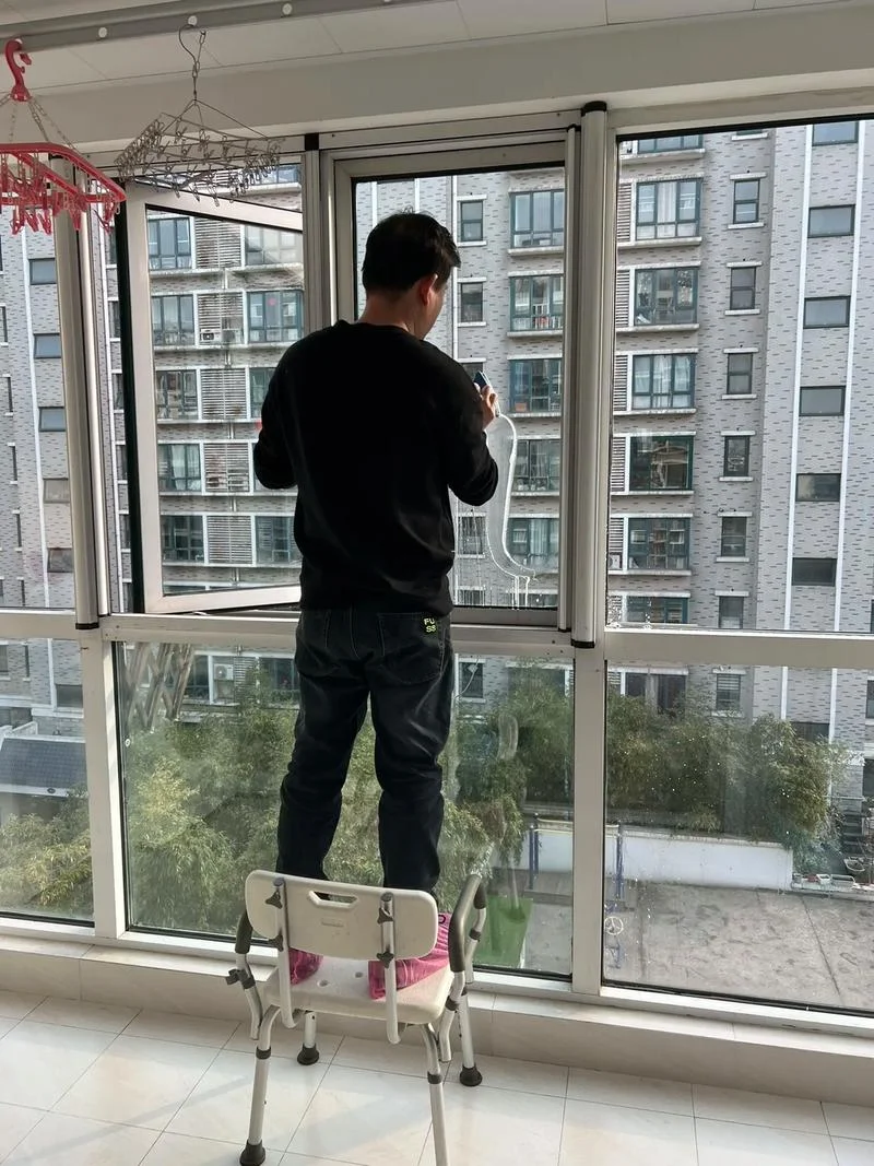 梦见别人擦玻璃_1