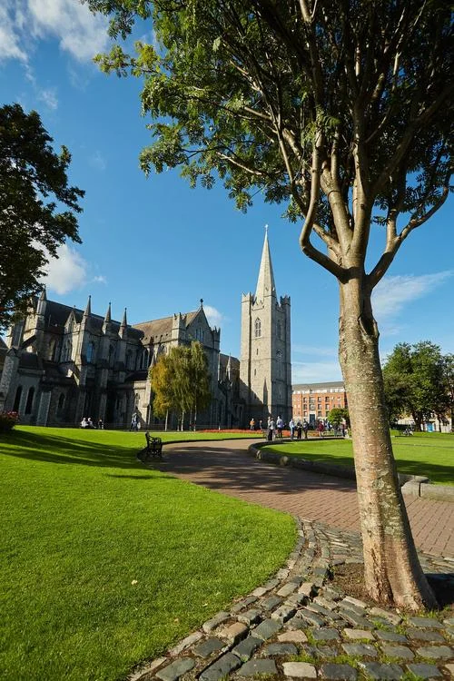 英国爱丁堡大学留学-英国爱丁堡大学留学